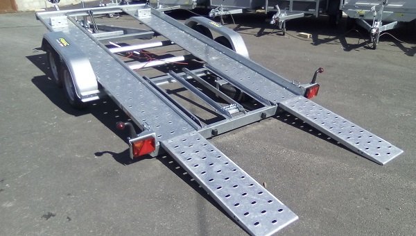 003.jpg Remorque porte-voiture basculante 2000 kg – Plateau 4,00 × 1,90 m – Double essieu – Image 1