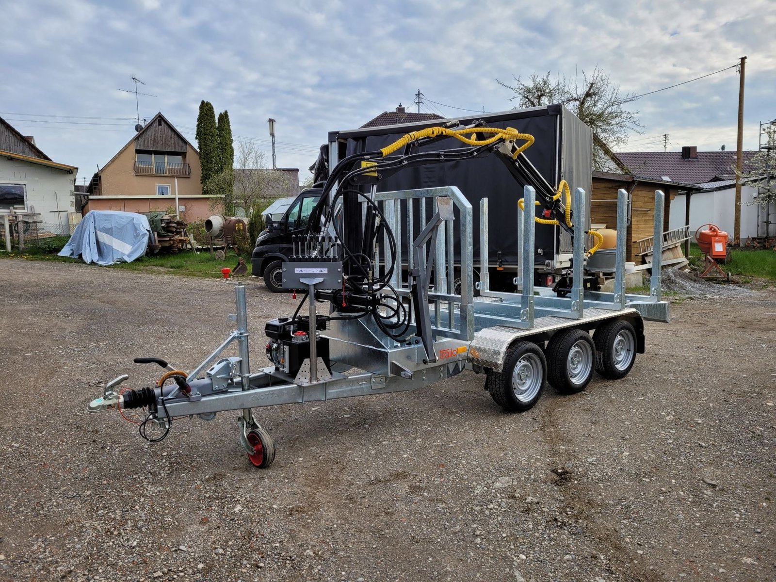11100050_1_GALERIE_1920x1920-1.jpg Remorque bois HT353017-K avec grue – transport bois - forestier – Image 1